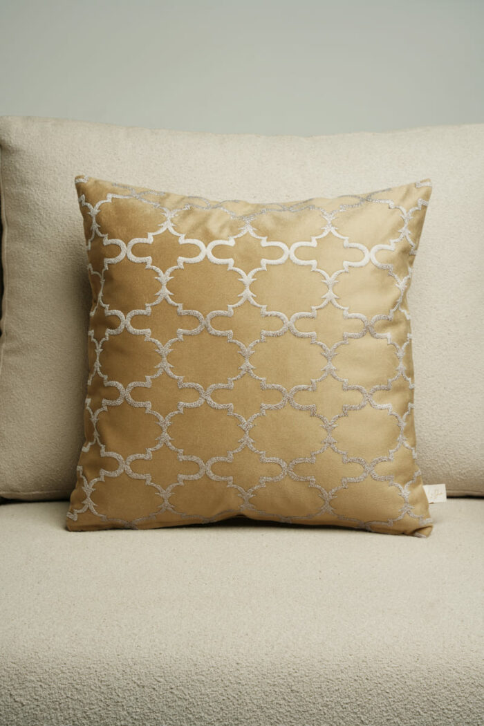 Coussin marron sérigraphié - Motif gris moucheté – Image 1