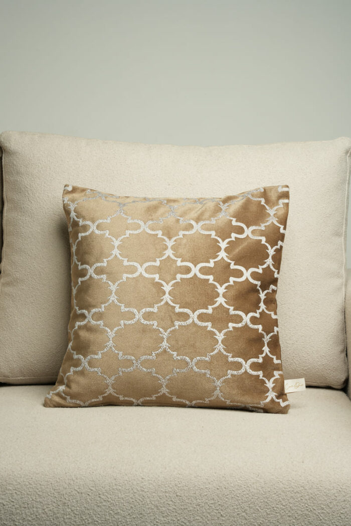 Coussin marron sérigraphié - Motif gris moucheté – Image 1
