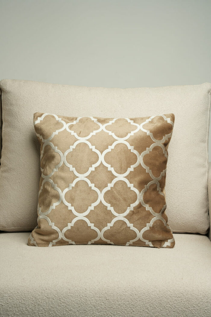 Coussin marron sérigraphié - Motif gris – Image 1
