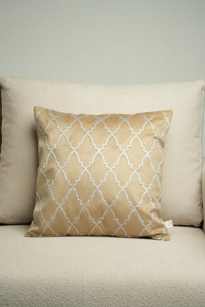 Coussin marron sérigraphié - Motif gris moucheté – Image 1