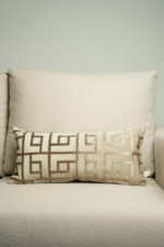 Coussin grège clair sérigraphié - Motif bronze