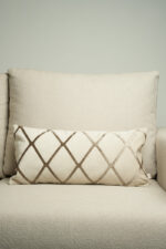 Coussin grège clair sérigraphié - Motif bronze