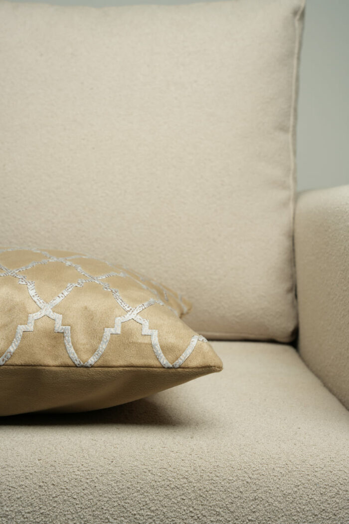 Coussin marron sérigraphié - Motif gris moucheté – Image 2