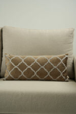 Coussin marron sérigraphié - Motif gris moucheté