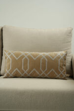 Coussin marron sérigraphié - Motif gris moucheté