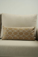 Coussin marron sérigraphié - Motif gris moucheté