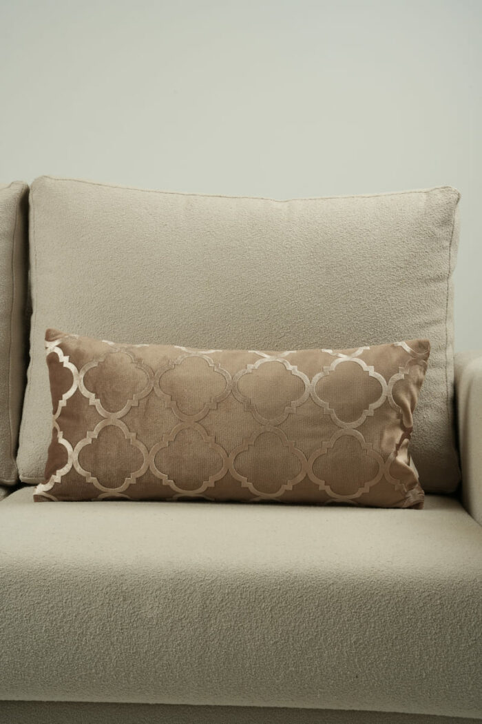 Coussin marron sérigraphié - Motif beige rosé – Image 1