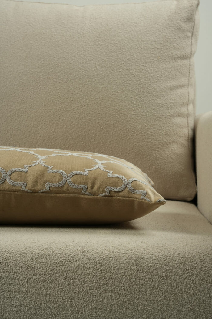 Coussin marron sérigraphié - Motif gris moucheté – Image 2