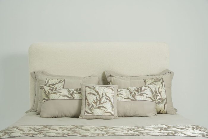 Pack housse de couette brodée - Grège et mauve – Image 3