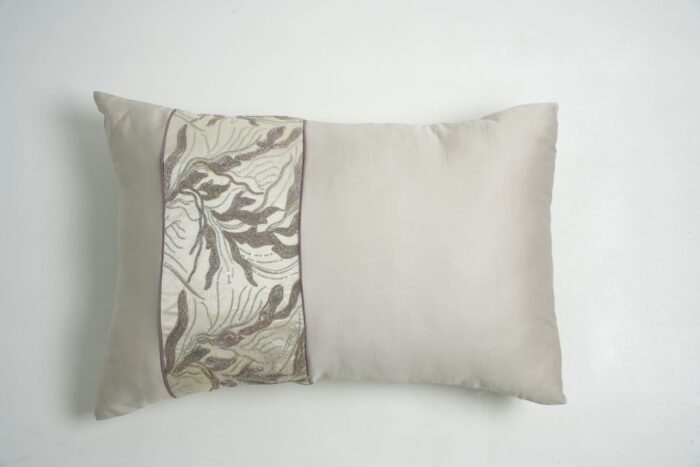 Pack housse de couette brodée - Grège et mauve – Image 4