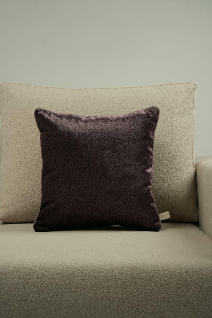 Coussin brillant violet foncé - bords vieux rose – Image 1