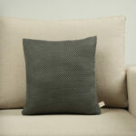 Coussin carré nid d’abeilles gris foncé