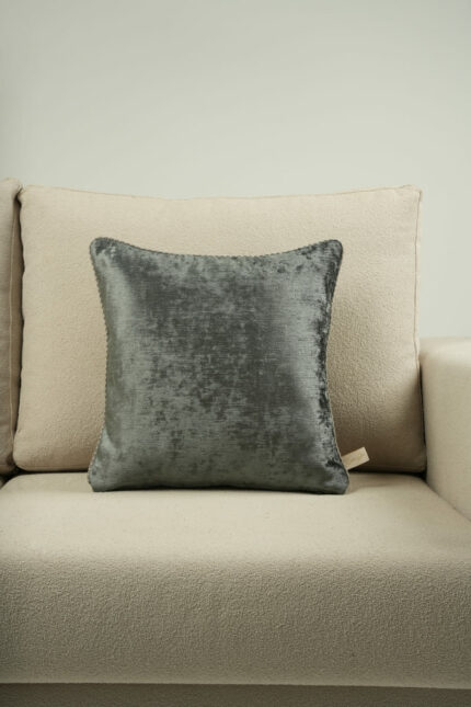 Coussin velours gris foncé - bords gris clair