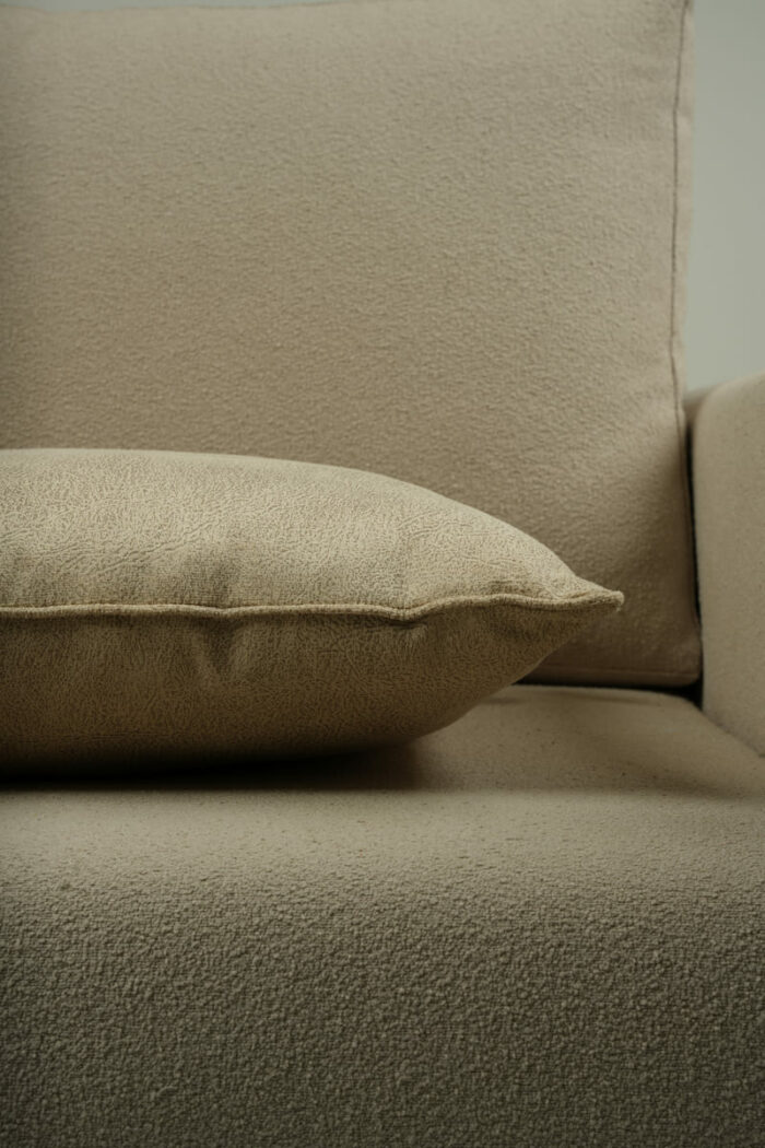 Coussin beige clair effet marbré – Image 2