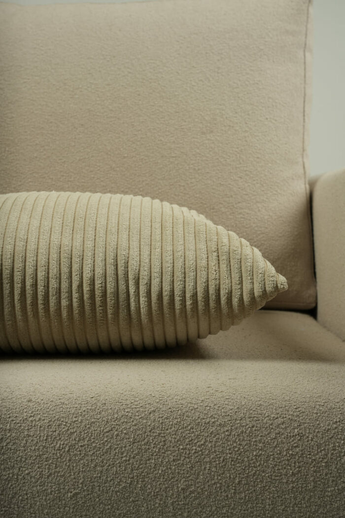 Coussin rayé grège – Image 2