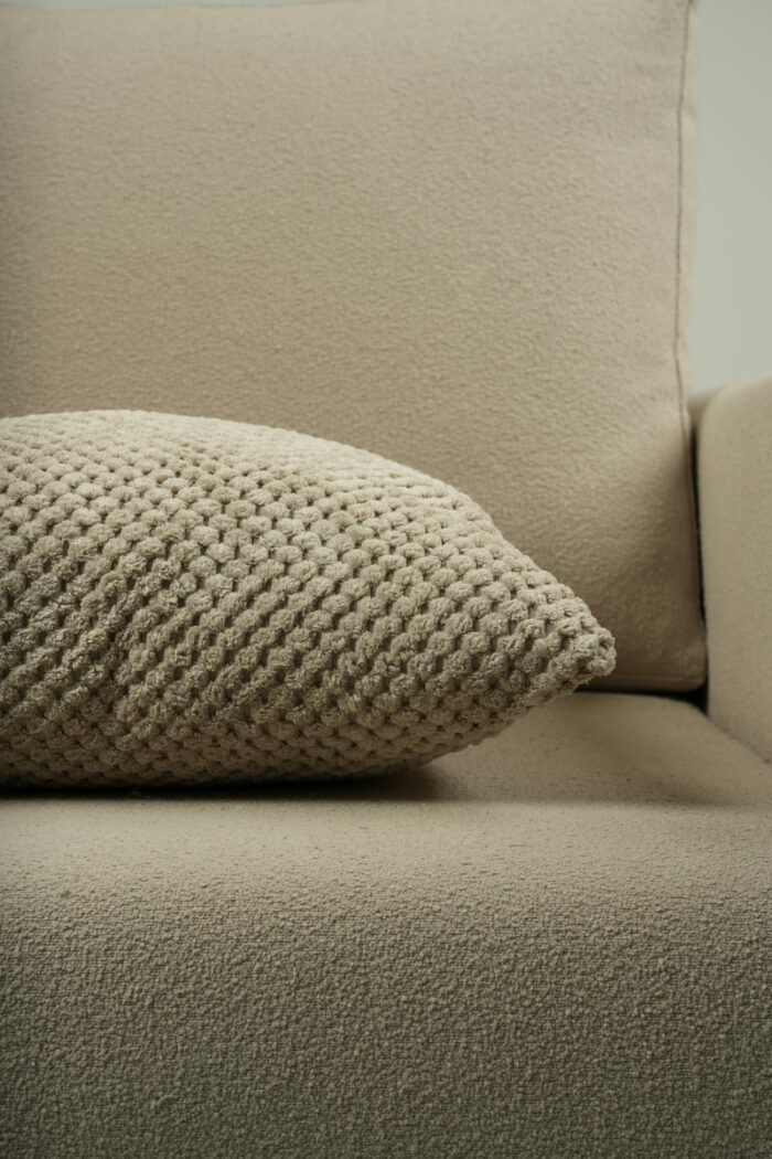 Coussin à motif tricoté taupe – Image 2
