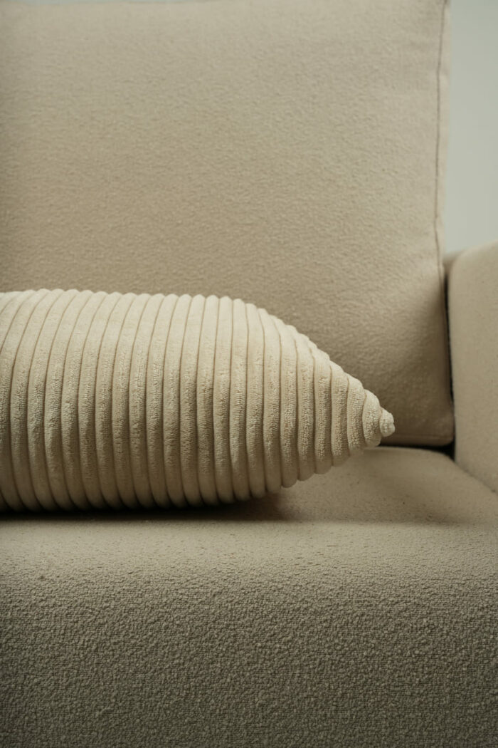 Coussin rayé beige – Image 2
