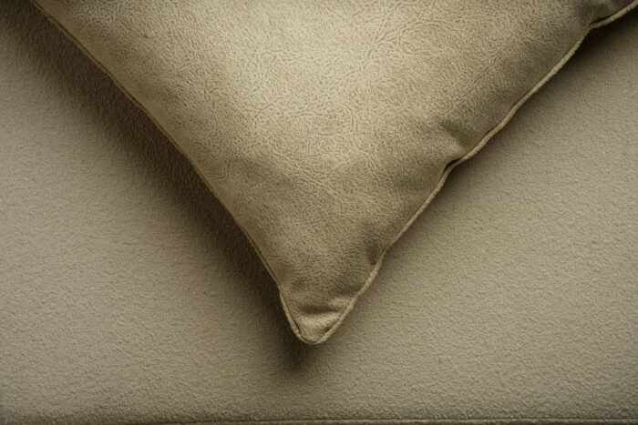 Coussin beige clair effet marbré – Image 3