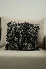Coussin texturé noir et blanc