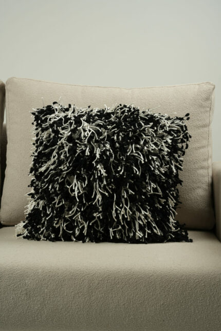 Coussin texturé noir et blanc