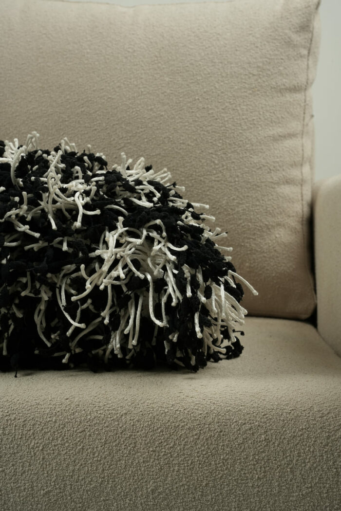 Coussin texturé noir et blanc – Image 2