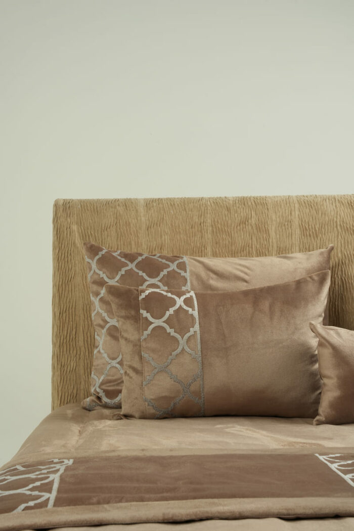 Couvre-lit sérigraphié en marron - Motif gris – Image 5