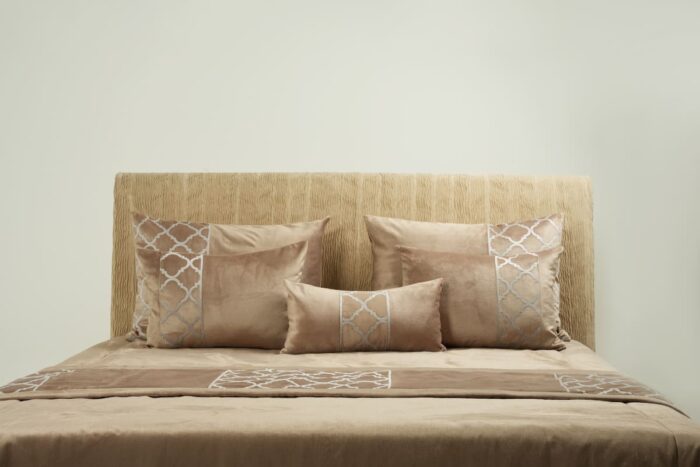 Couvre-lit sérigraphié en marron - Motif gris – Image 16