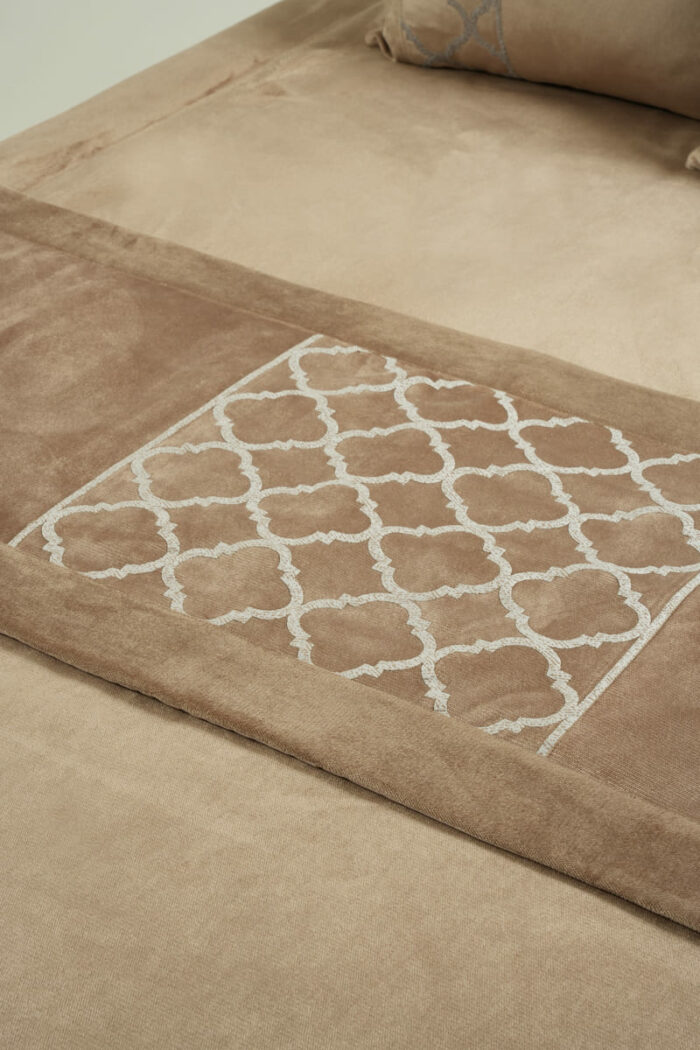 Couvre-lit sérigraphié en marron - Motif gris – Image 11