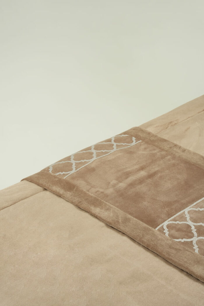 Couvre-lit sérigraphié en marron - Motif gris – Image 2