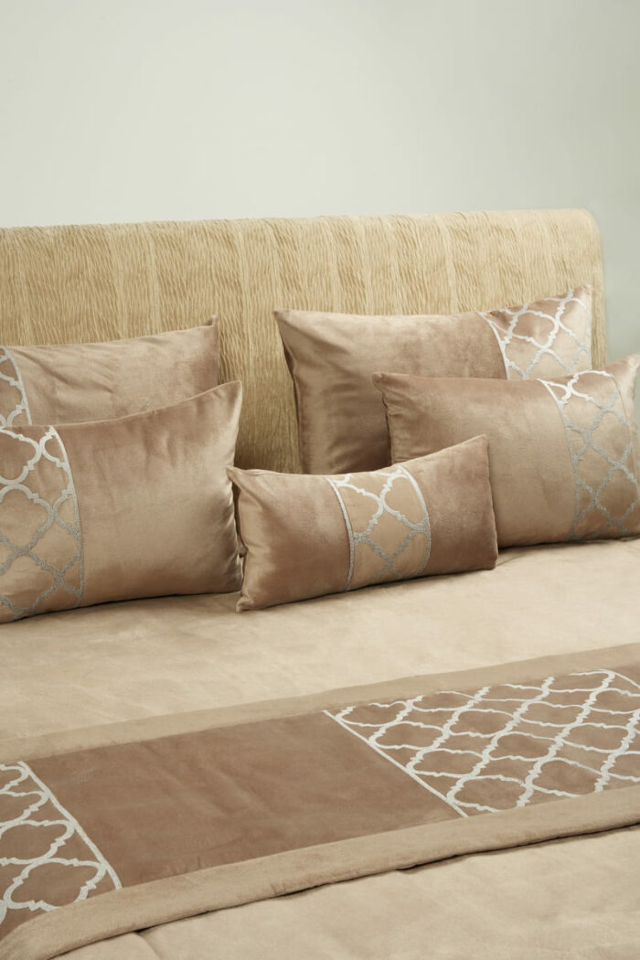 Couvre-lit sérigraphié en marron - Motif gris – Image 1