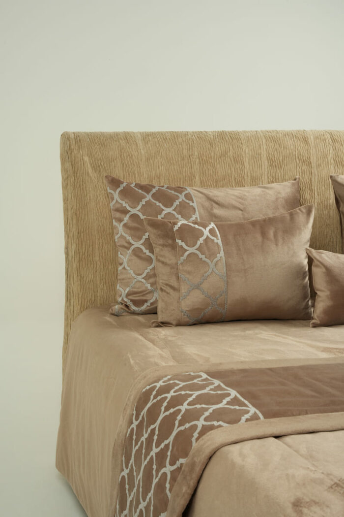 Couvre-lit sérigraphié en marron - Motif gris – Image 12