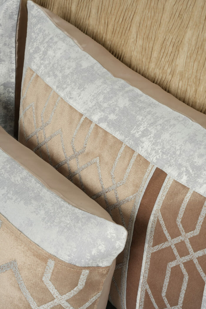 Couvre-lit sérigraphié en gris et marron - Motif gris – Image 6