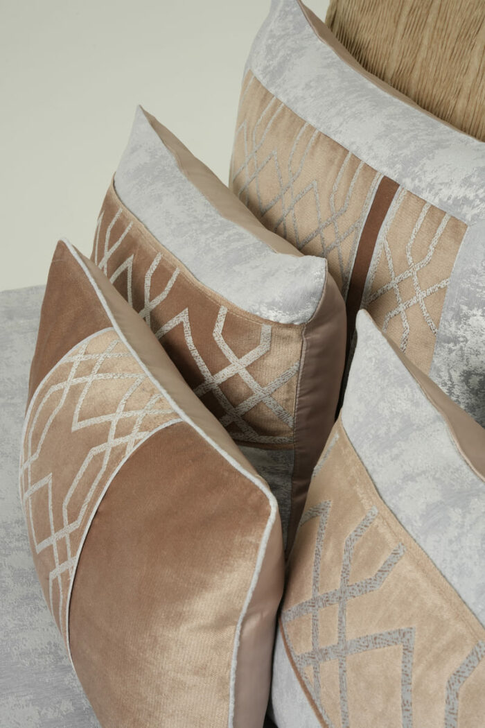 Couvre-lit sérigraphié en gris et marron - Motif gris – Image 8