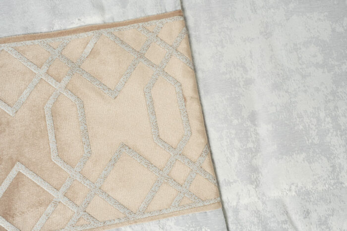 Couvre-lit sérigraphié en gris et marron - Motif gris – Image 14