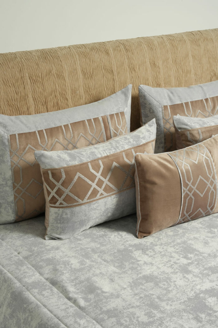 Couvre-lit sérigraphié en gris et marron - Motif gris – Image 11