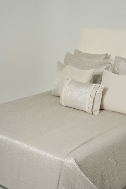 Couvre-lit prestige grège