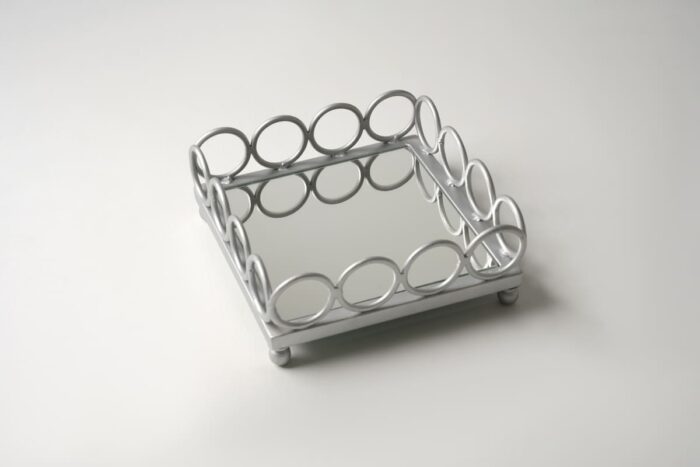 Plateau carré argent petit modèle - Contour cercles – Image 2