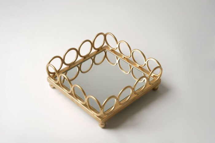 Plateau carré doré petit modèle - Contour cercles – Image 2