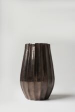 Vase cannelé en bronze – Image 3