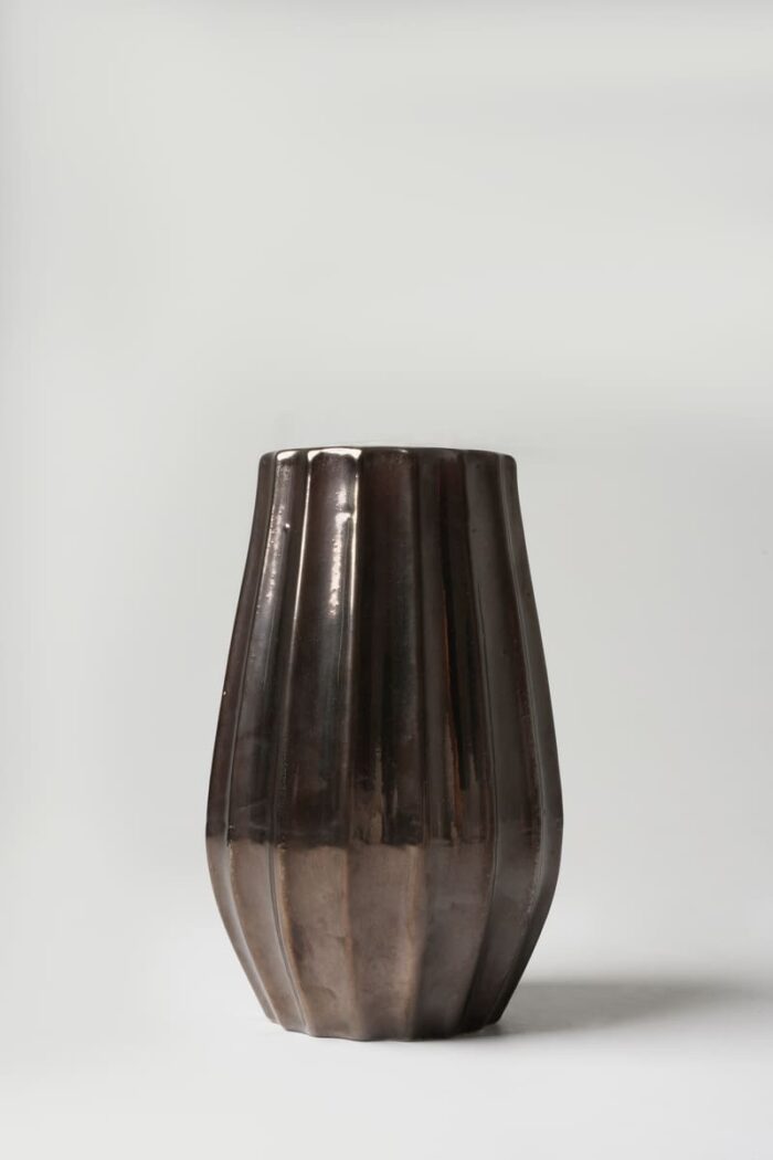 Vase cannelé en bronze – Image 3