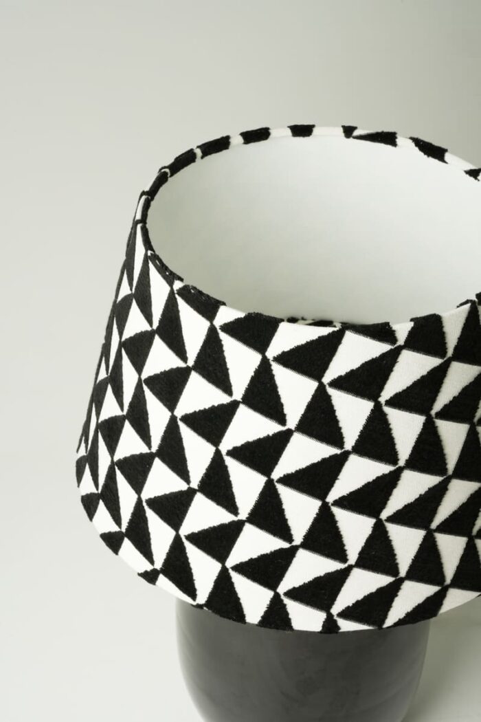 Abat-jour céramique noir & chapeau graphique noir et blanc – Image 2