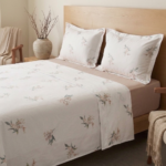 Parure de lit imprimée - Bouquet blanc cassé et beige rosé