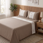 Parure de lit unie marron - Bande blanc cassé brodée