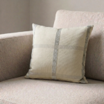 Coussin carré beige graphique