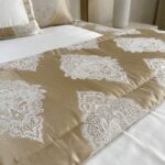 Couvre-lit 7 pièces - Elégance blanc cassé et doré – Image 4