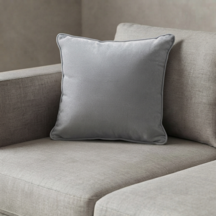 Coussin carré uni grège avec cordon