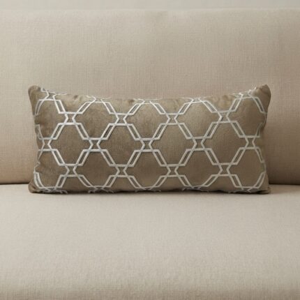 Coussin marron sérigraphié - Motif hexagone gris