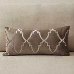 Coussin marron glacé sérigraphié - Motif ogival bronze