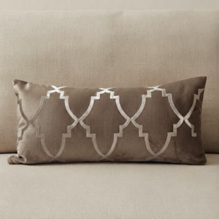 Coussin marron glacé sérigraphié - Motif ogival beige rosé