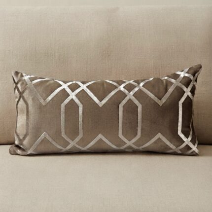 Coussin marron glacé sérigraphié - Motif losange beige rosé